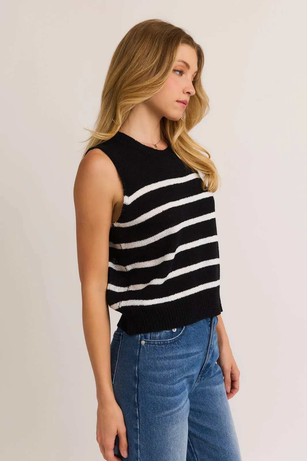 Calla- Round Neck Sleeveless Sweater Top