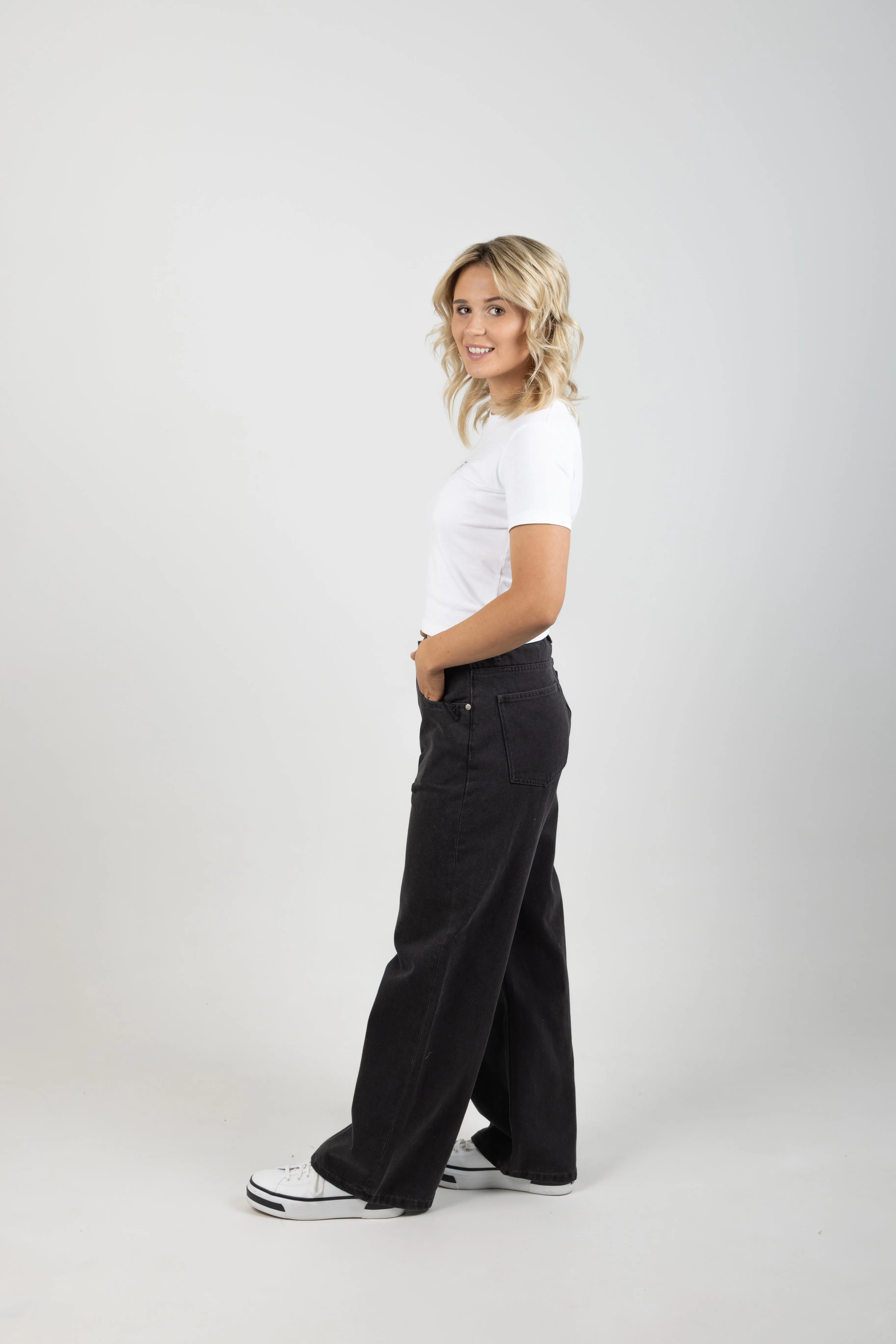 CHILL JEAN WASHED BLACK