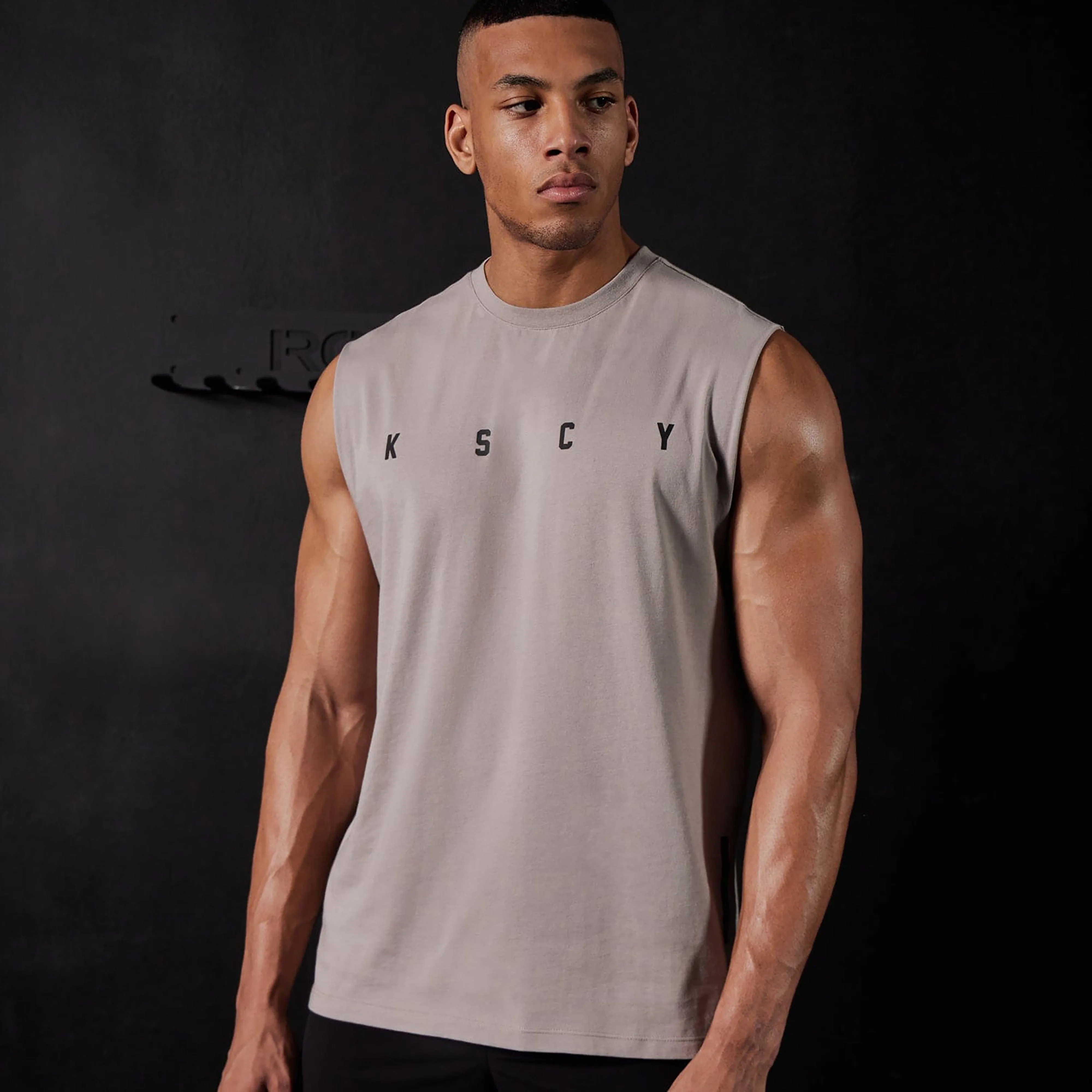 Compound Muscle Tee Split Hem Gull