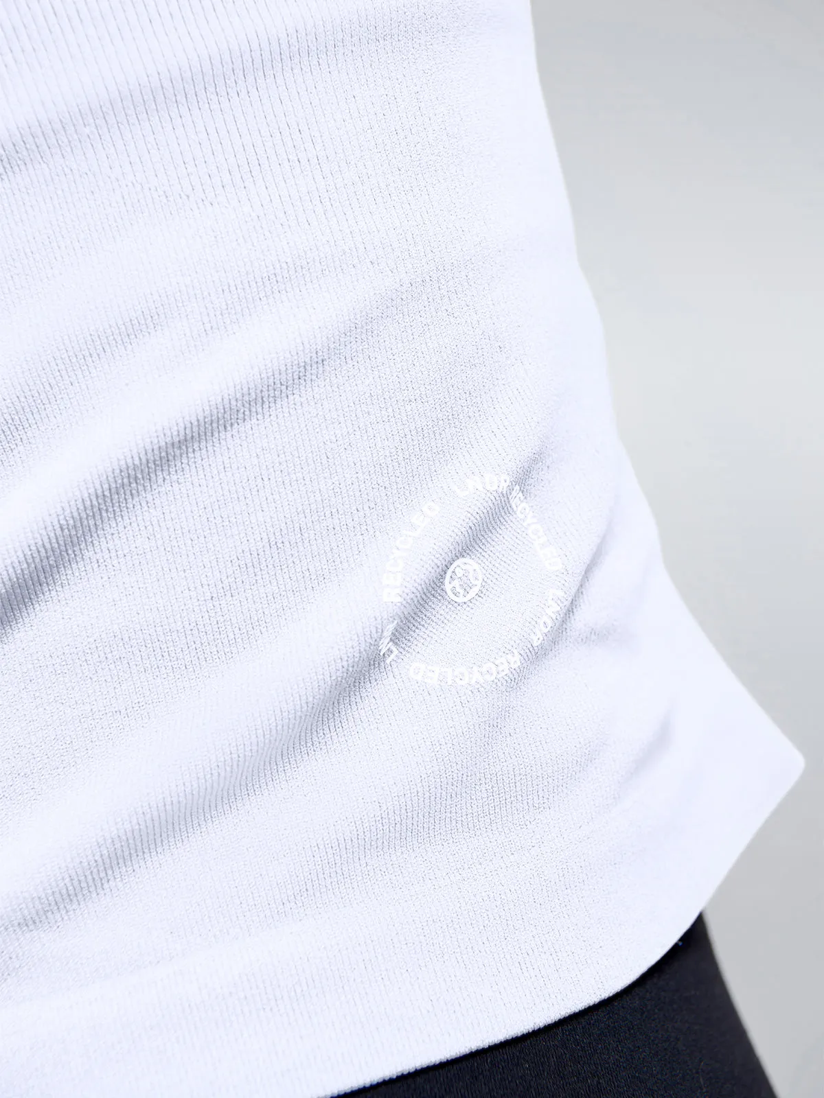 CROPPED MUSCLE TANK (RECYCLED) White