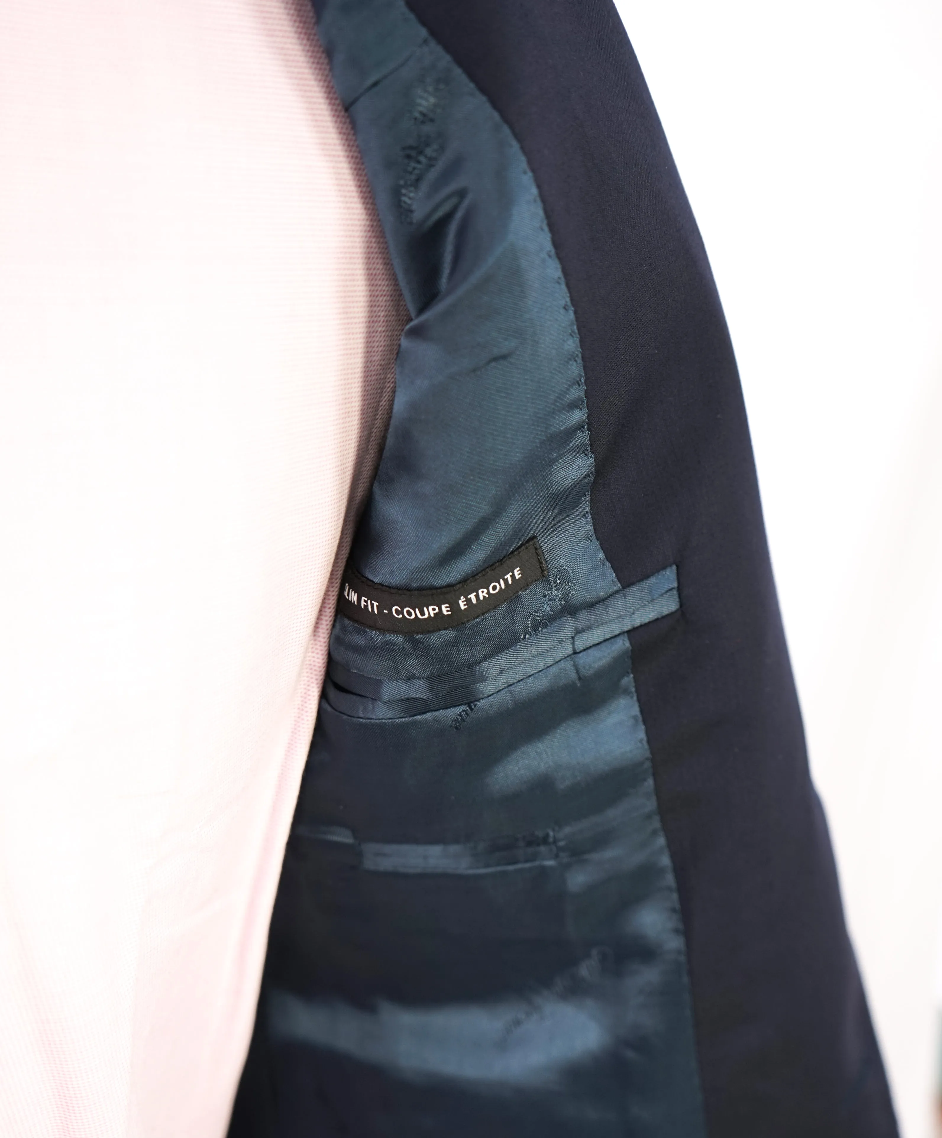 ERMENEGILDO ZEGNA - By SAKS FIFTH AVENUE "Slim" SILK BLEND Navy Suit - 42R