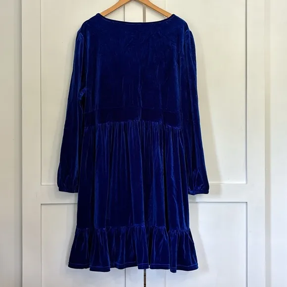 HALARA Everyday Deep V Neck Ruffled Hem Velvet Plus Size Mini Chill Dress