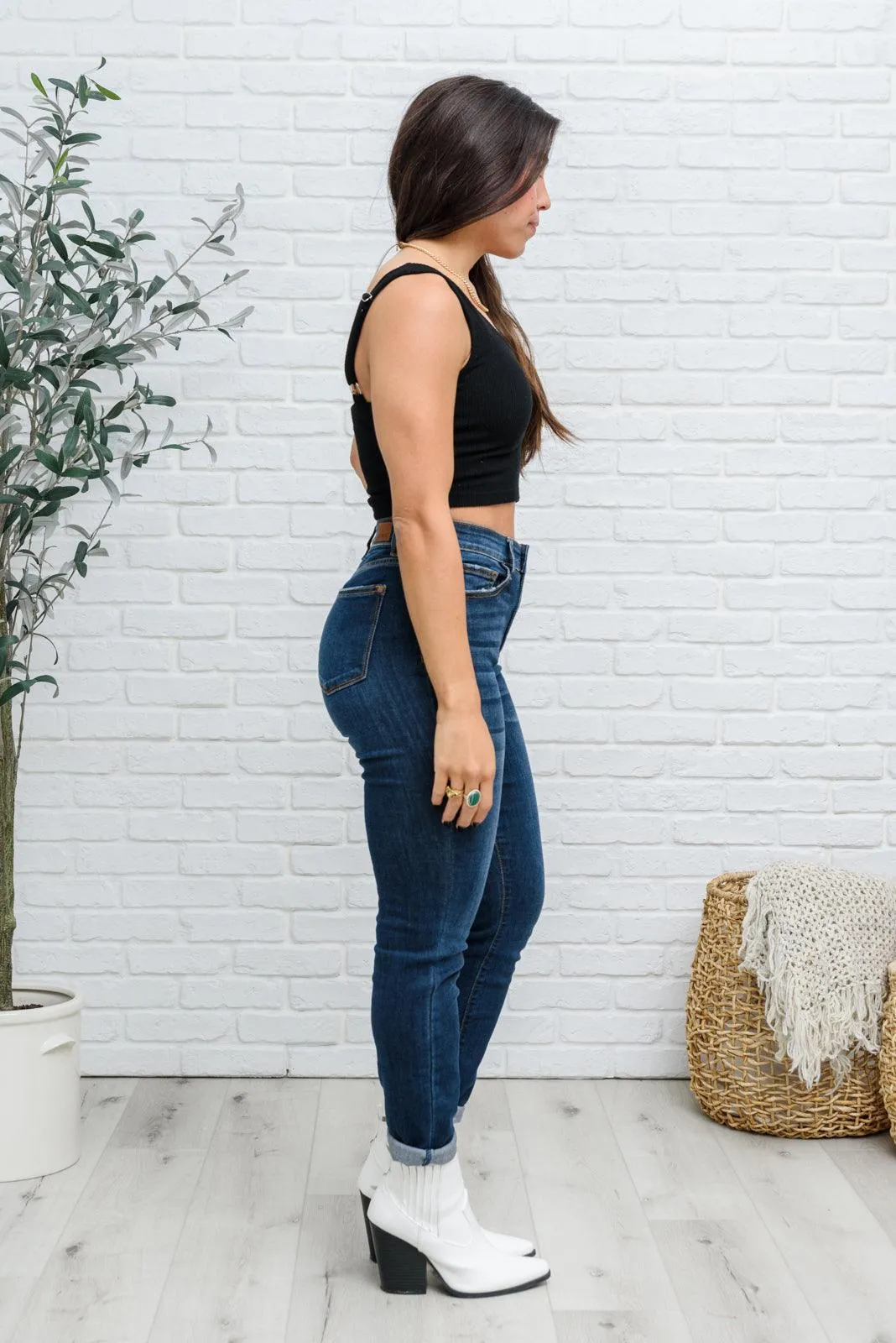 Hazel Blues® | Tell Me More Crop Tank In Black