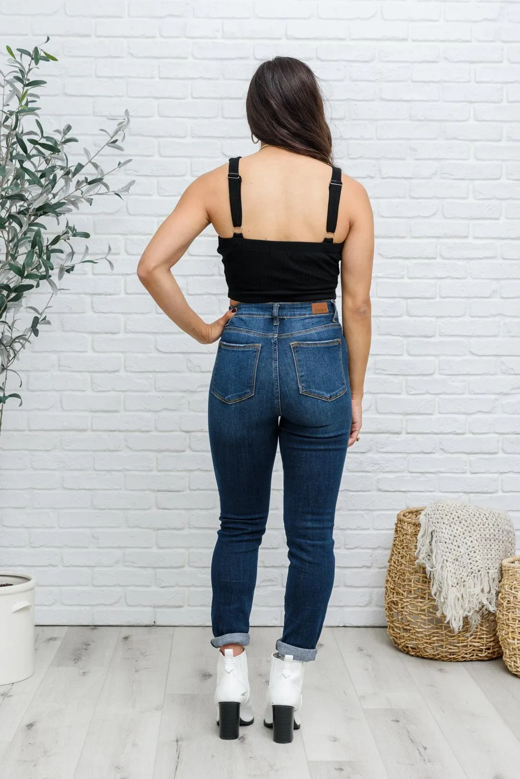 Hazel Blues® | Tell Me More Crop Tank In Black