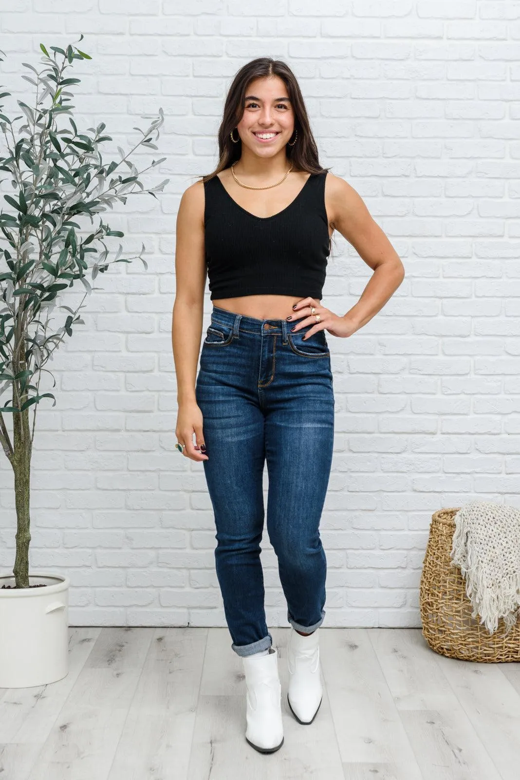 Hazel Blues® | Tell Me More Crop Tank In Black