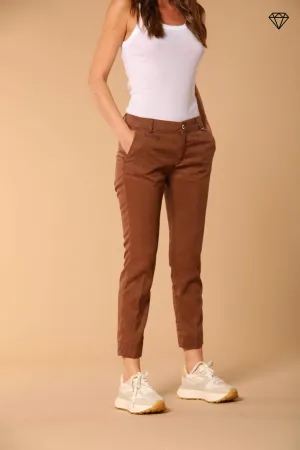 Jaqueline women's chino capri trousers in twill slim fit ①