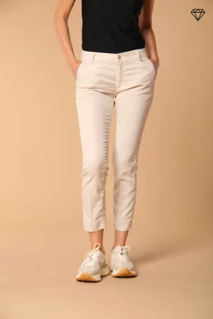 Jaqueline women's chino capri trousers in twill slim fit ①