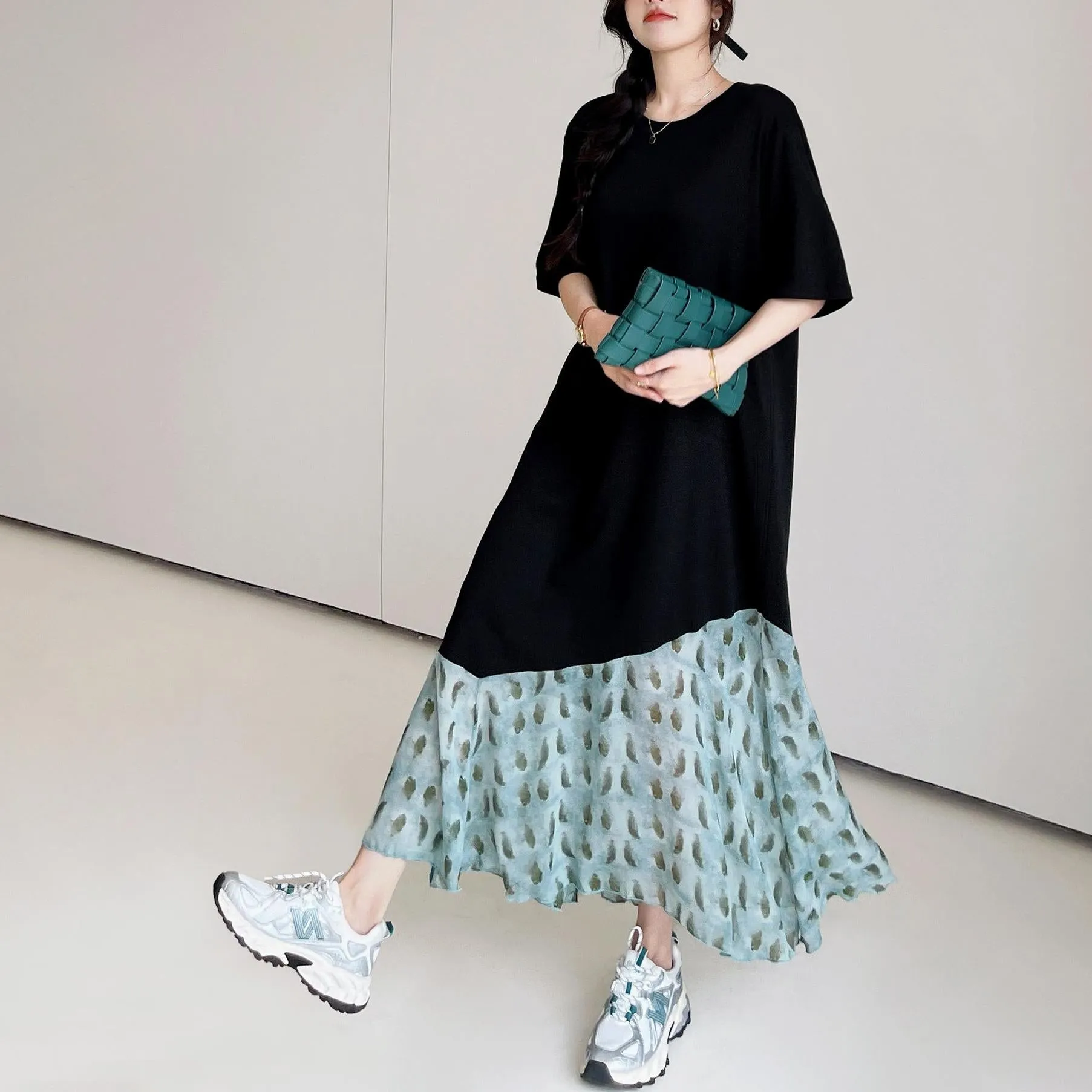 Loose-Fit Floral Maxi Dress Featuring Trendy Patchwork Details
