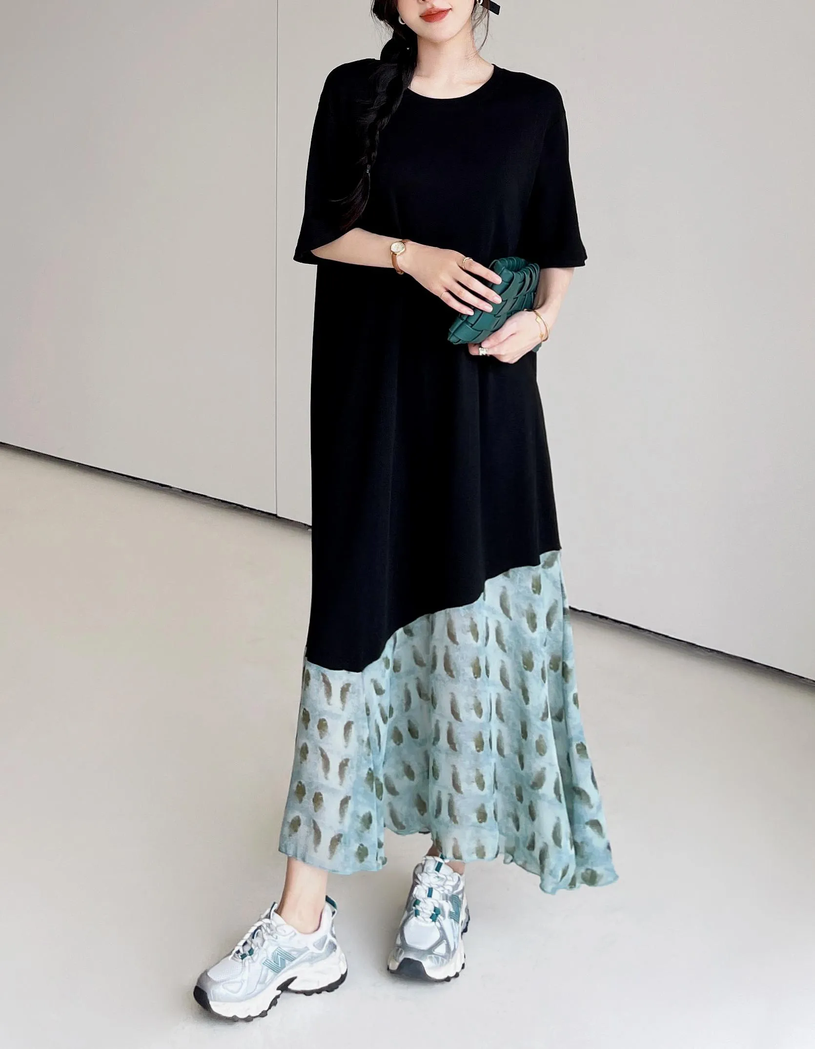 Loose-Fit Floral Maxi Dress Featuring Trendy Patchwork Details