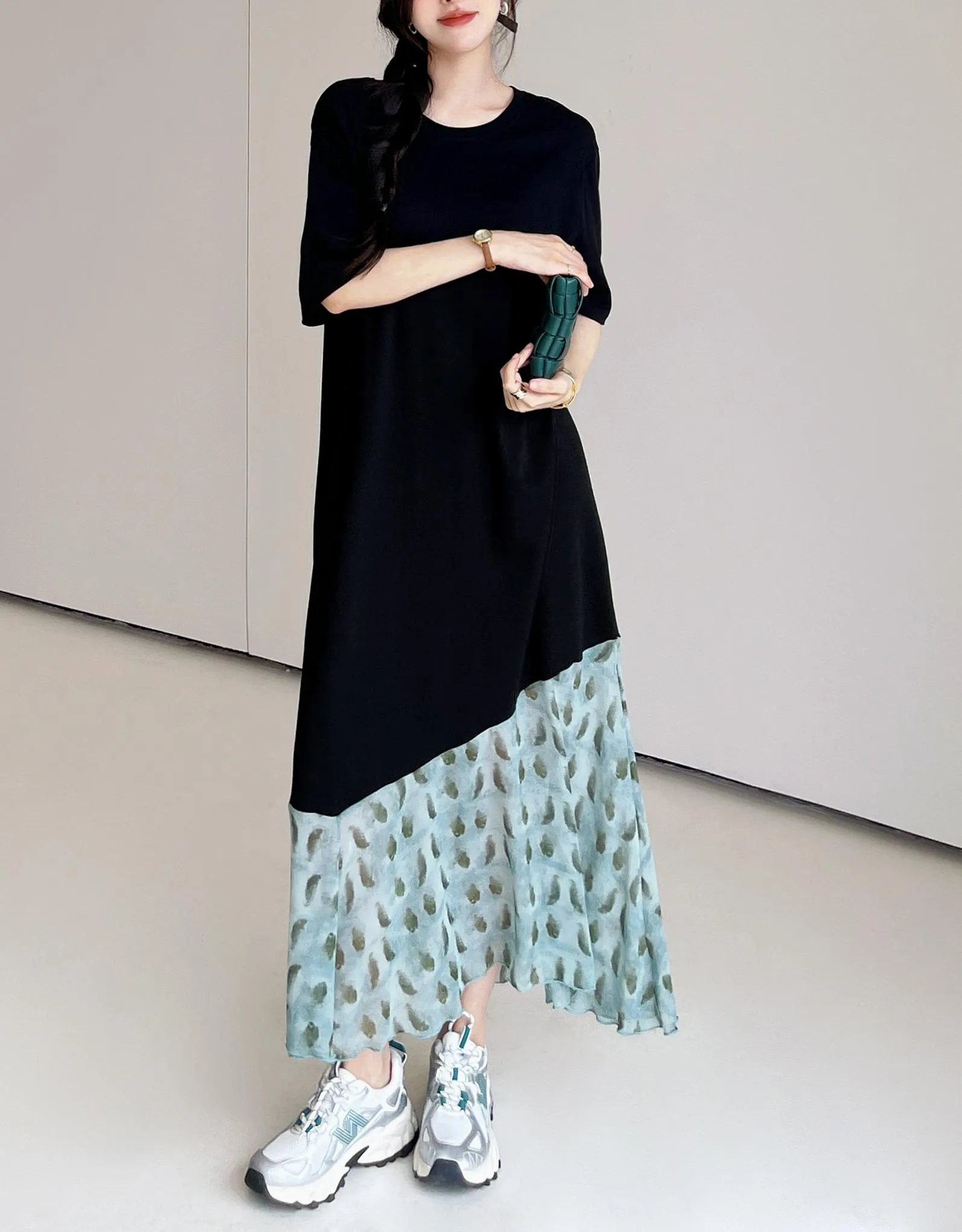 Loose-Fit Floral Maxi Dress Featuring Trendy Patchwork Details