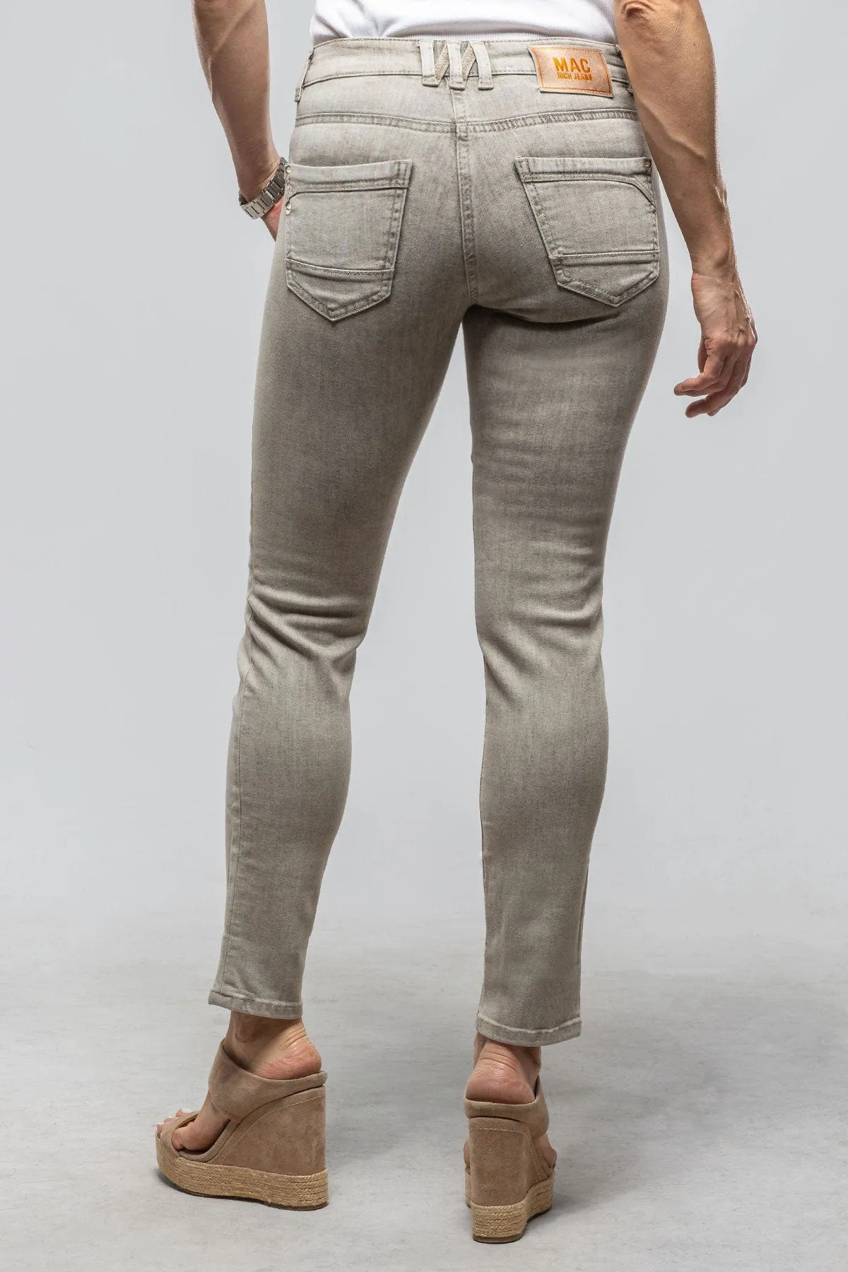 MAC Rich Slim In Washed Beige