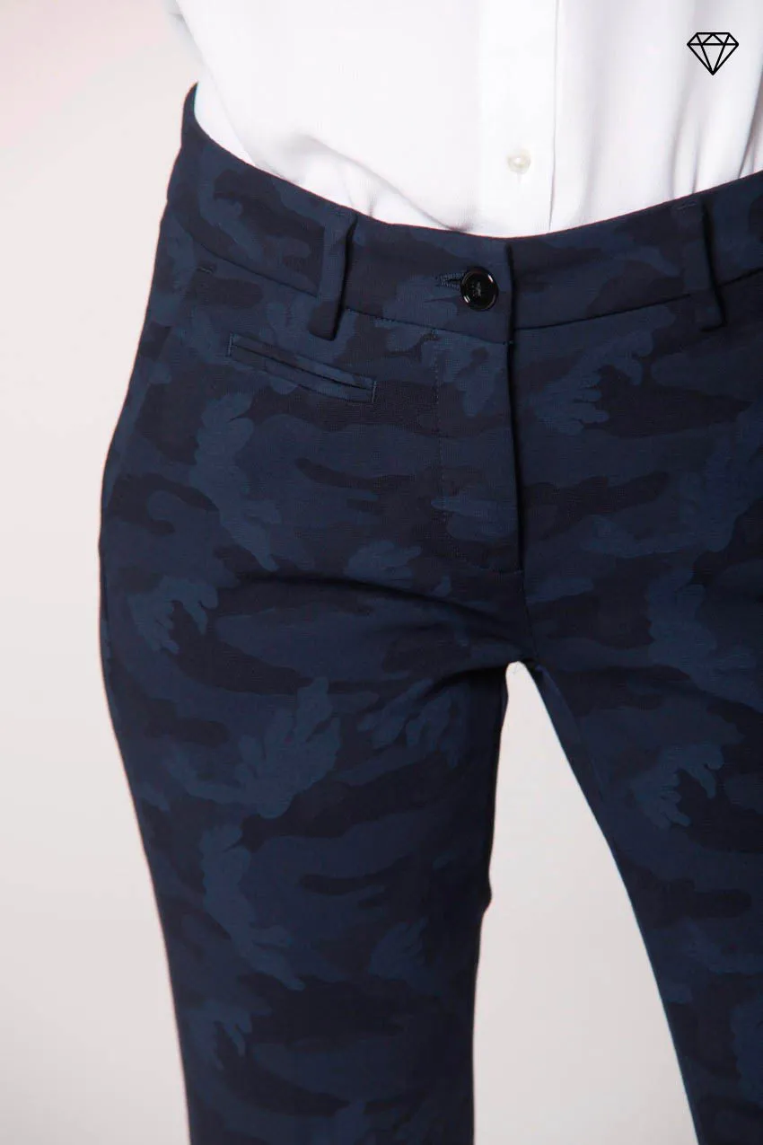New York Slim woman camouflage patterned jersey chino pants ①