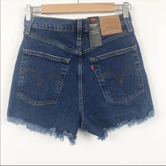 NWT Levi’s Ribcage Distressed Cut Off Denim Shorts Size 24