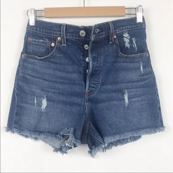 NWT Levi’s Ribcage Distressed Cut Off Denim Shorts Size 24