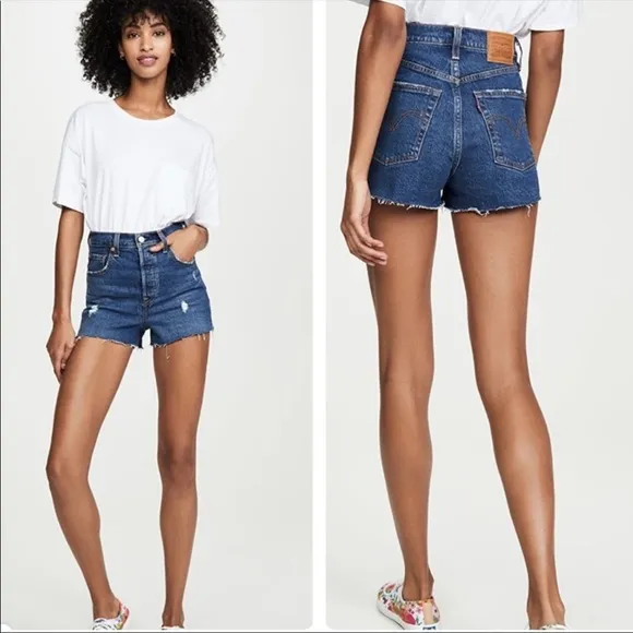 NWT Levi’s Ribcage Distressed Cut Off Denim Shorts Size 24