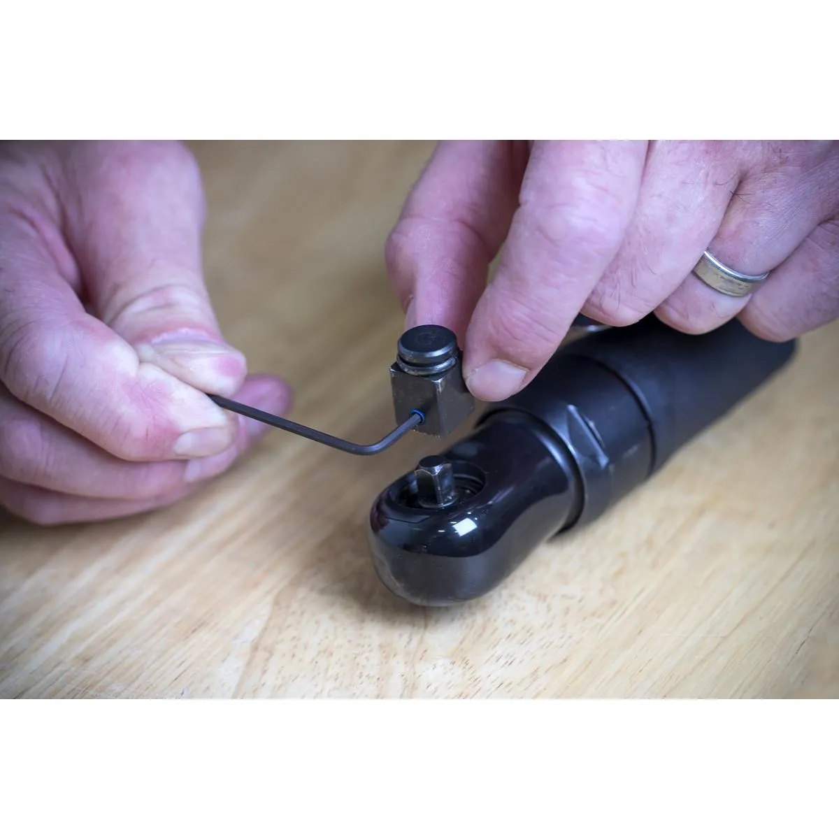 Sealey Premier 2-in-1 Mini Air Ratchet Wrench 1/4" & 1/2"Sq Drive