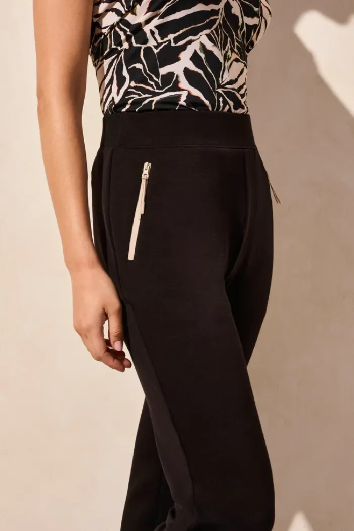 Techno Lux Contrast Trim Pull On Ankle Pant