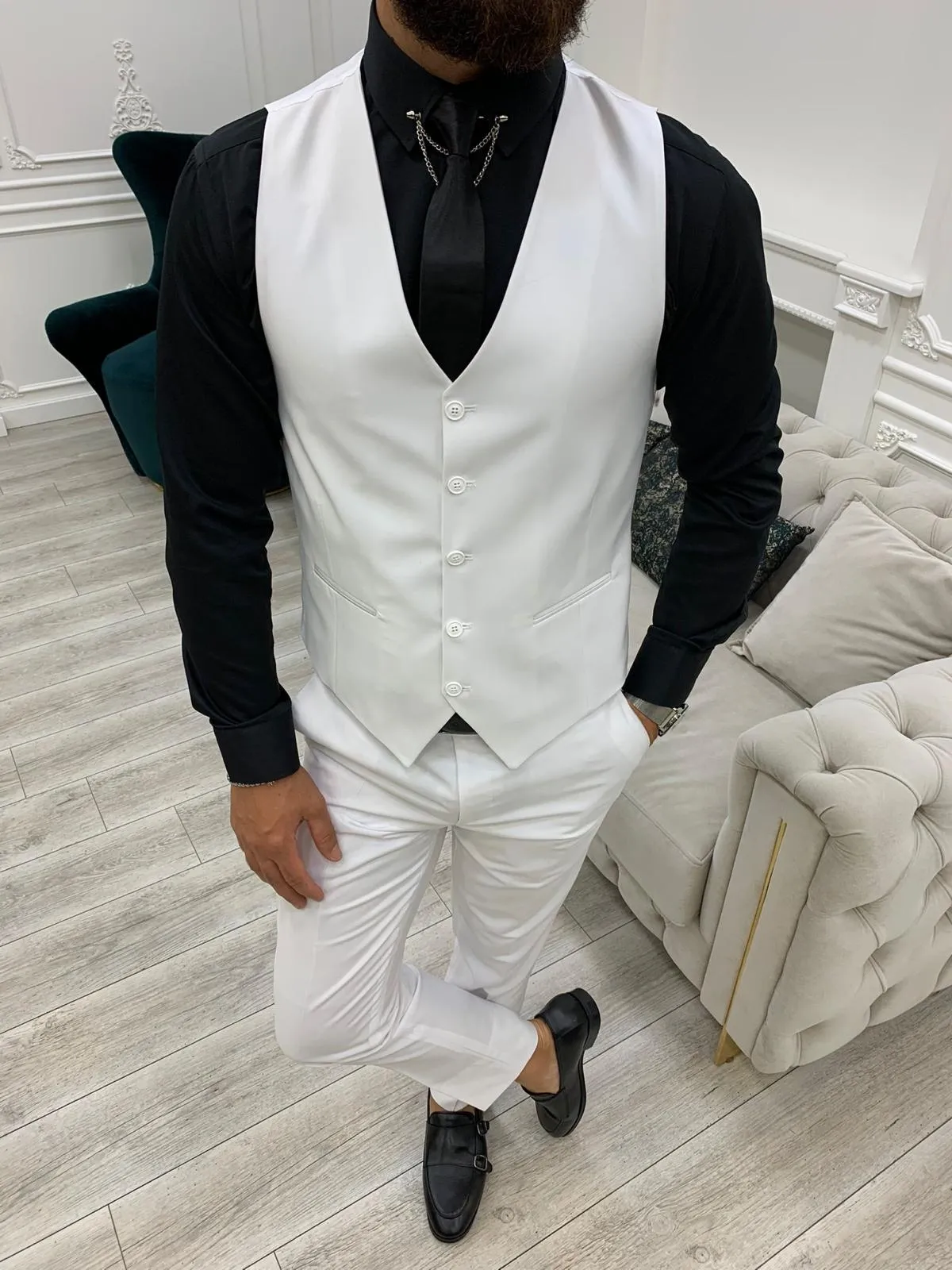 Vince White Slim Fit Peak Lapel Suit - Versatile Elegance for Every Occasion