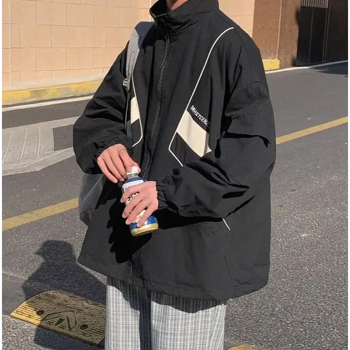 Y2K Zip Jacket for a Nostalgic and Trendy Look