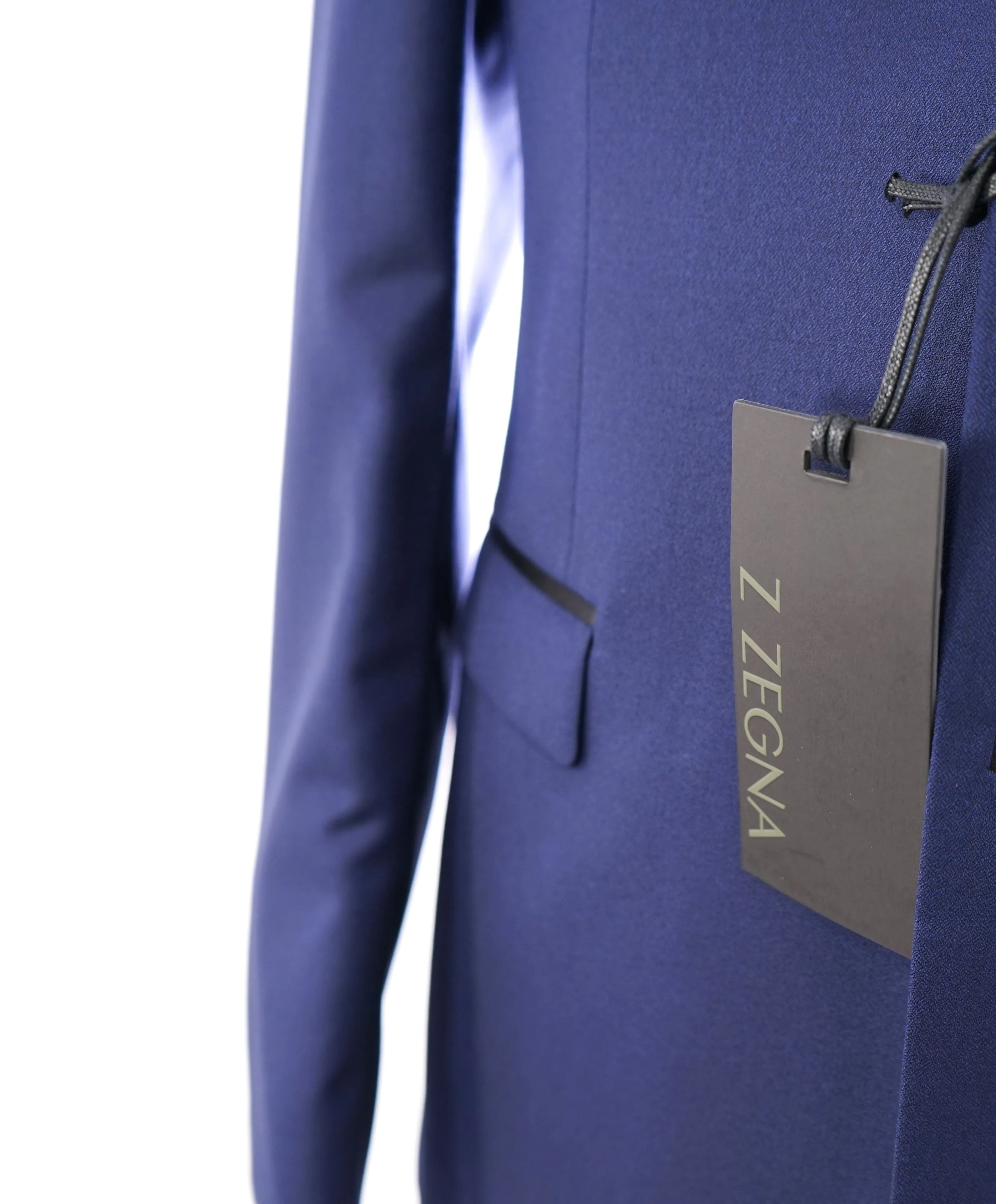 Z ZEGNA - Cobalt Blue Textured Fabric W Navy Silk Lapel Drop 8 Tuxedo Suit - 40R